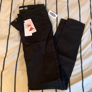 NWT!!! OLD NAVY ROCKSTAR JEANS SZ 6